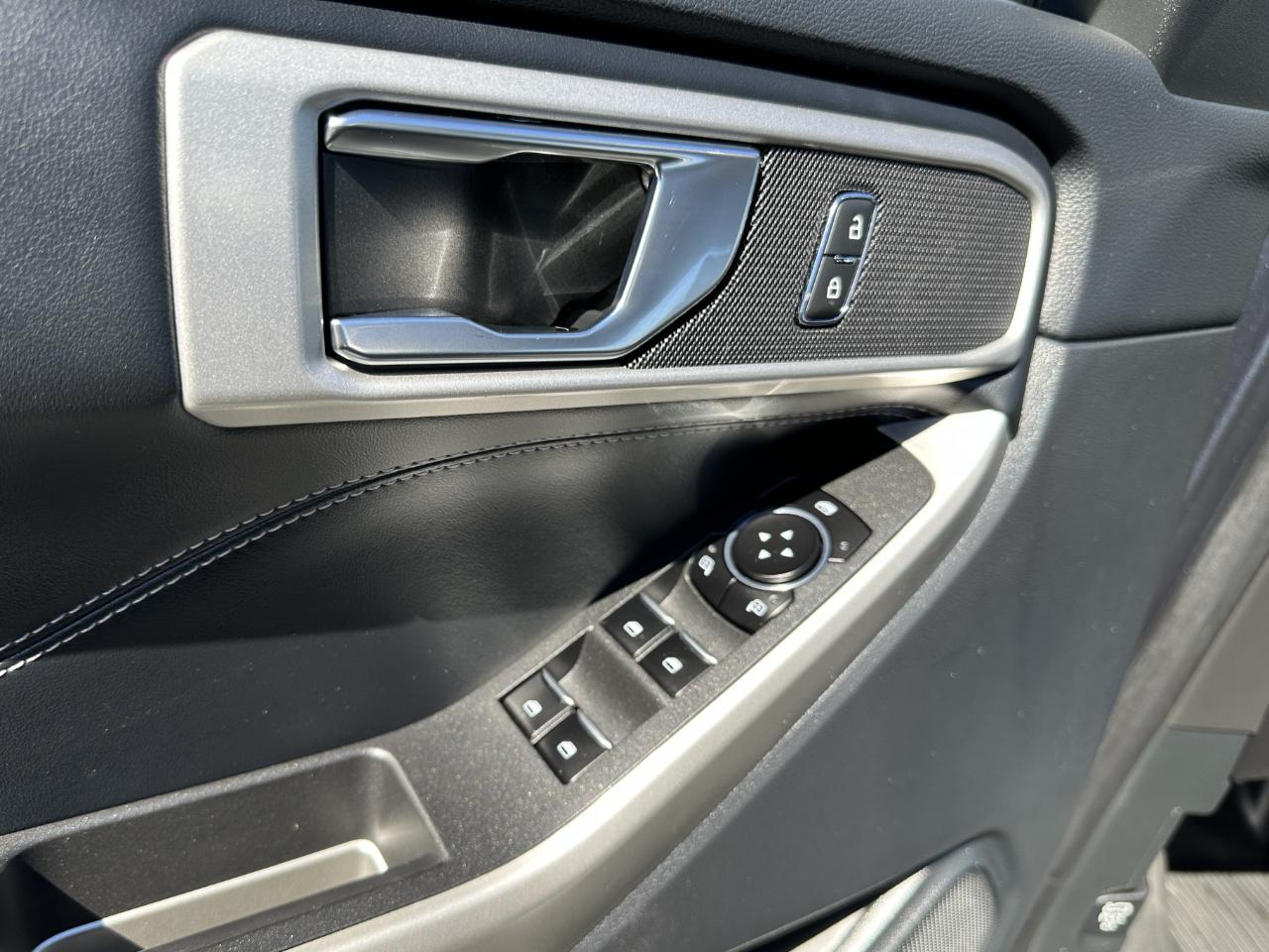 Ford Explorer 4dr XLT 4WD 2022