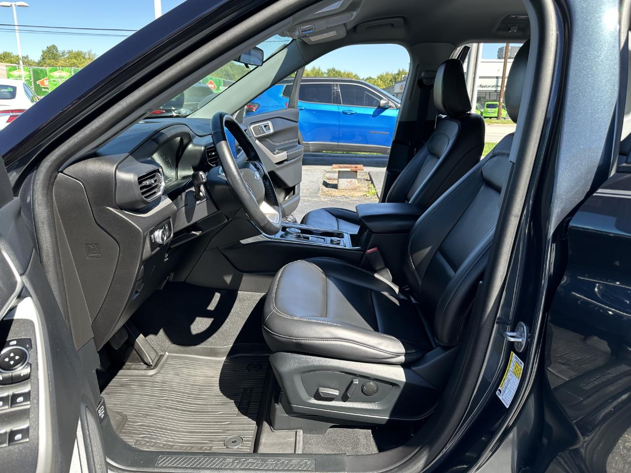 Ford Explorer 4dr XLT 4WD 2022