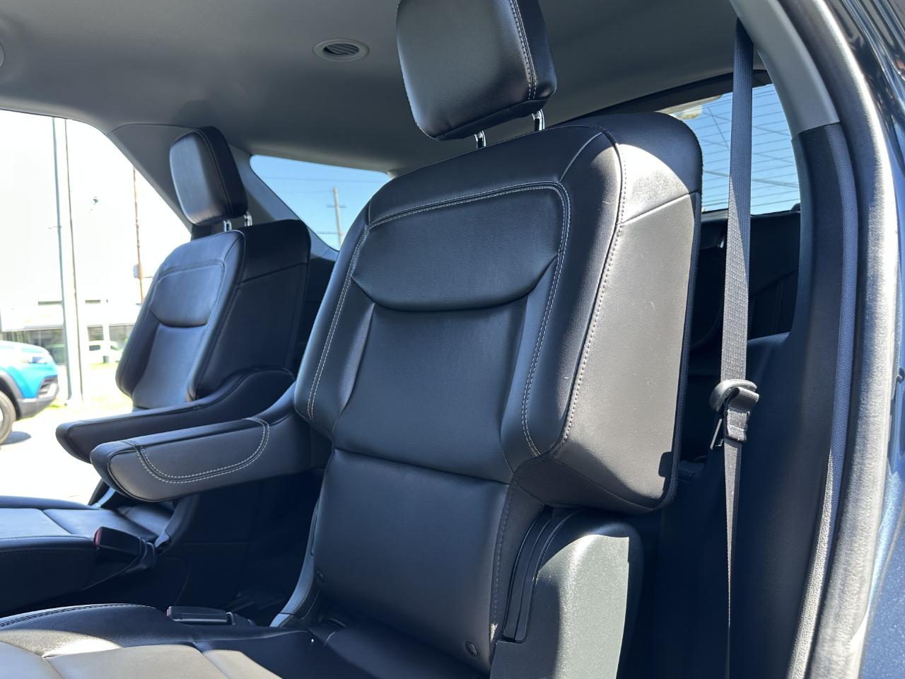 Ford Explorer 4dr XLT 4WD 2022