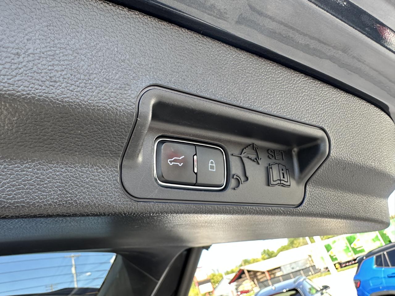 Ford Explorer 4dr XLT 4WD 2022