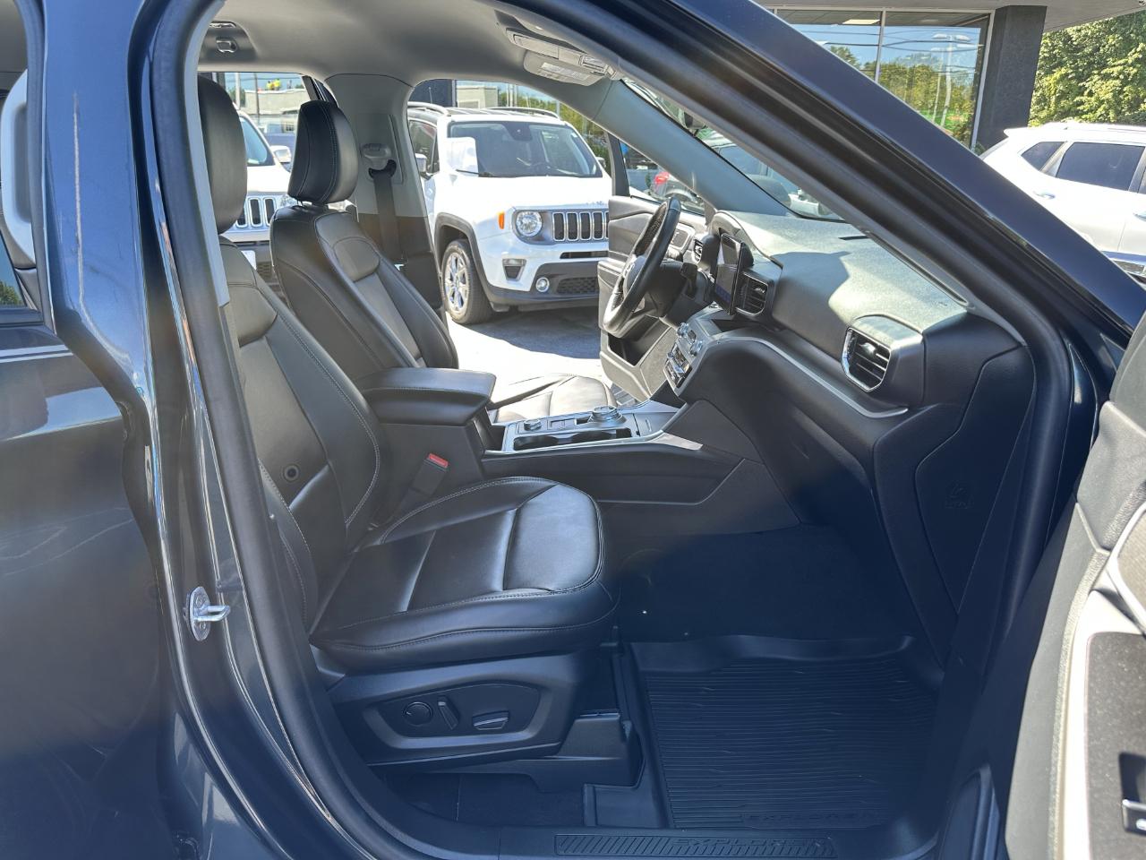 Ford Explorer 4dr XLT 4WD 2022