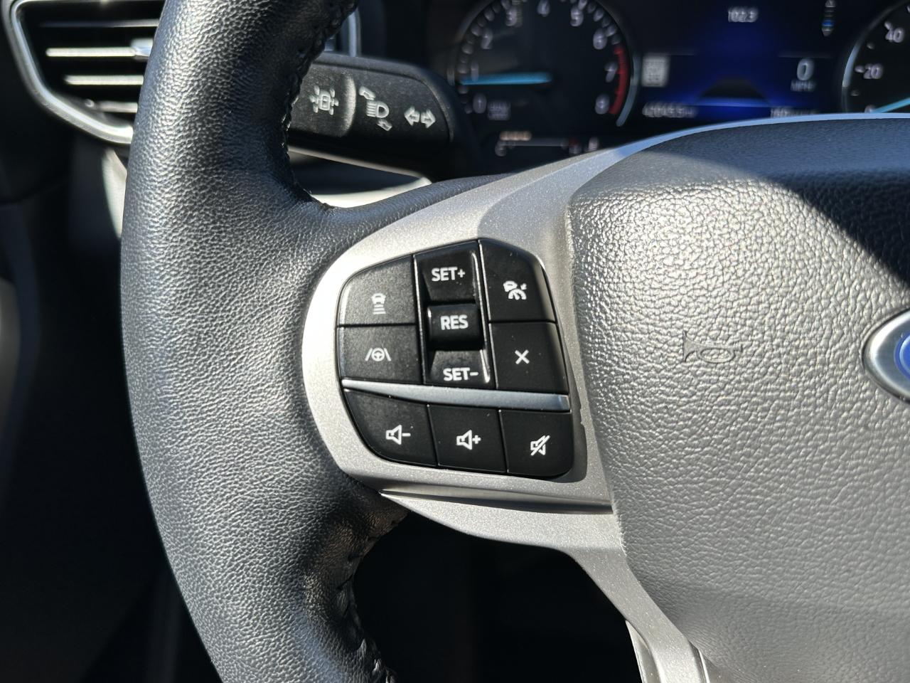 Ford Explorer 4dr XLT 4WD 2022