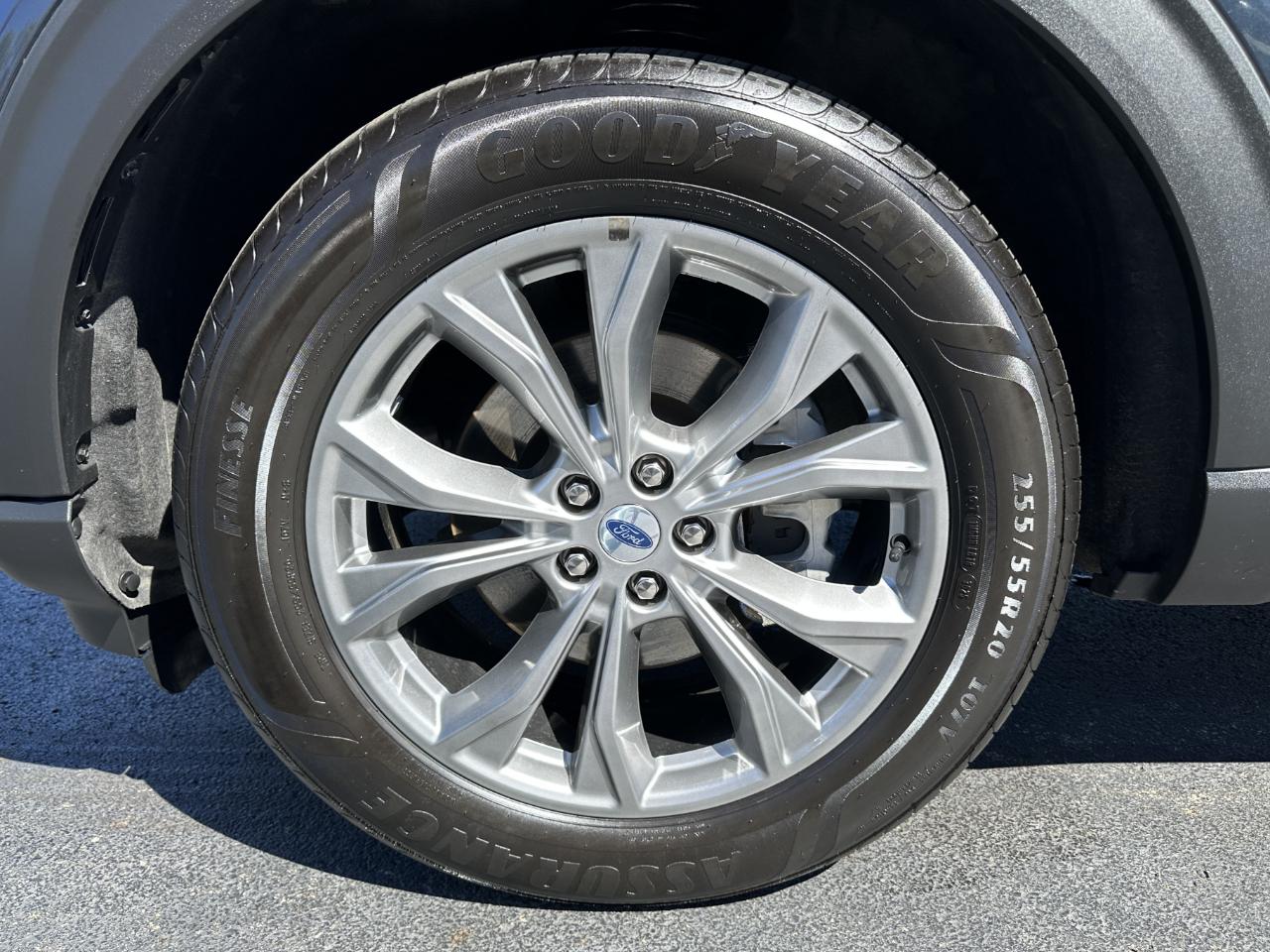 Ford Explorer 4dr XLT 4WD 2022
