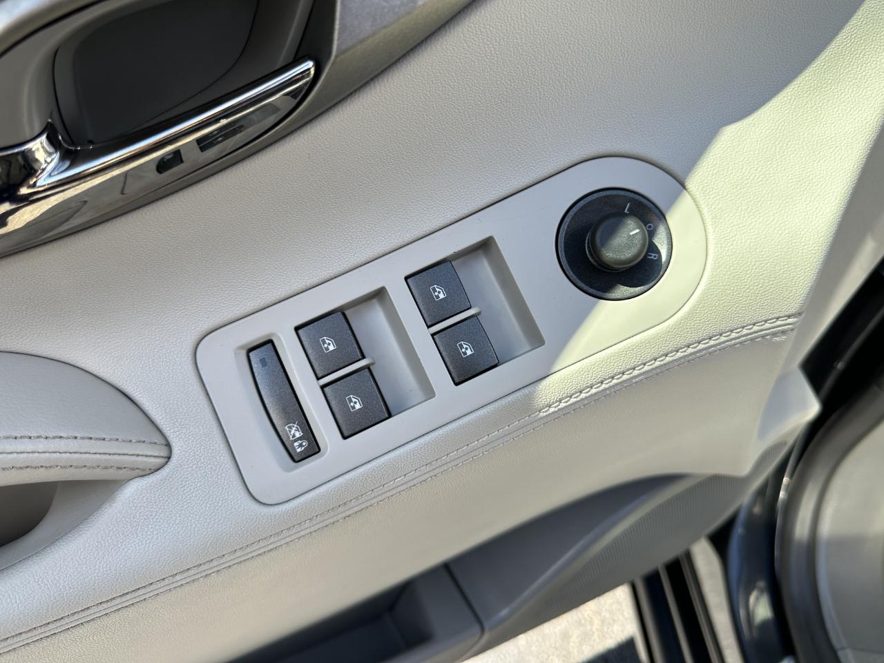 Buick LaCrosse 4D Sedan 2012