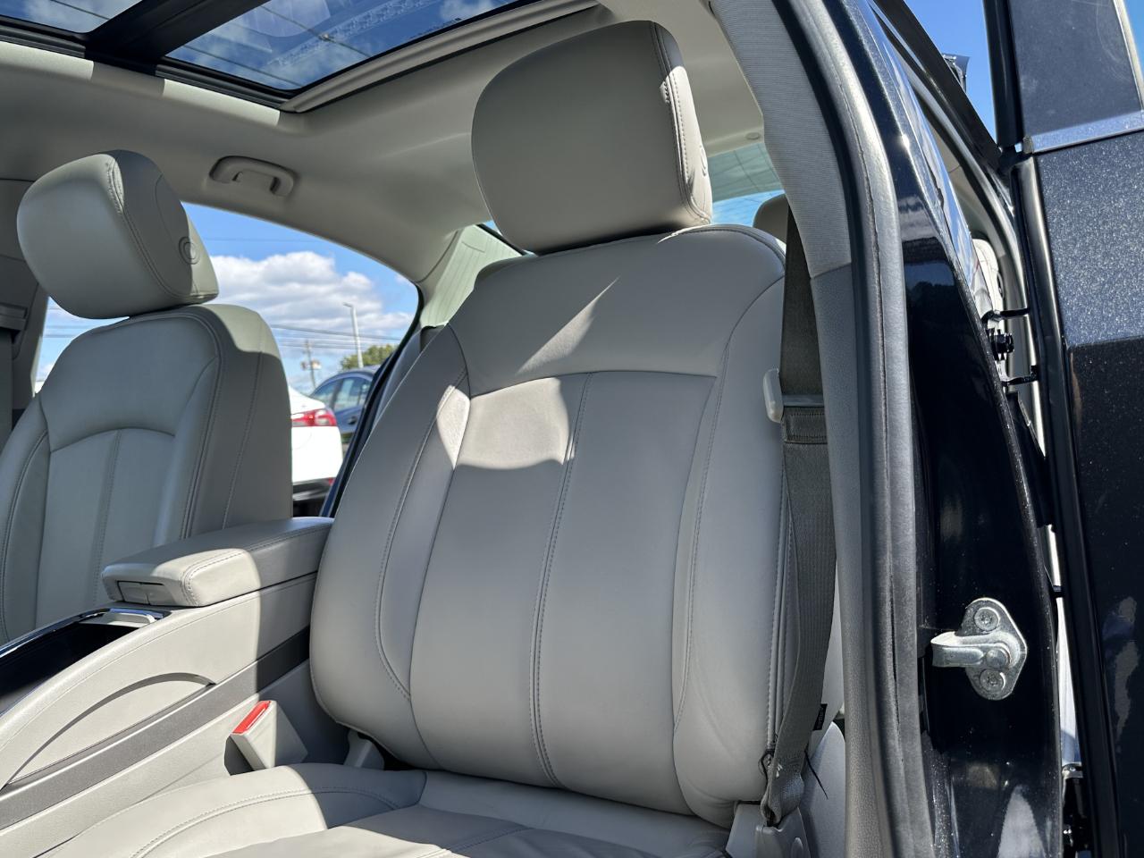 Buick LaCrosse 4D Sedan 2012