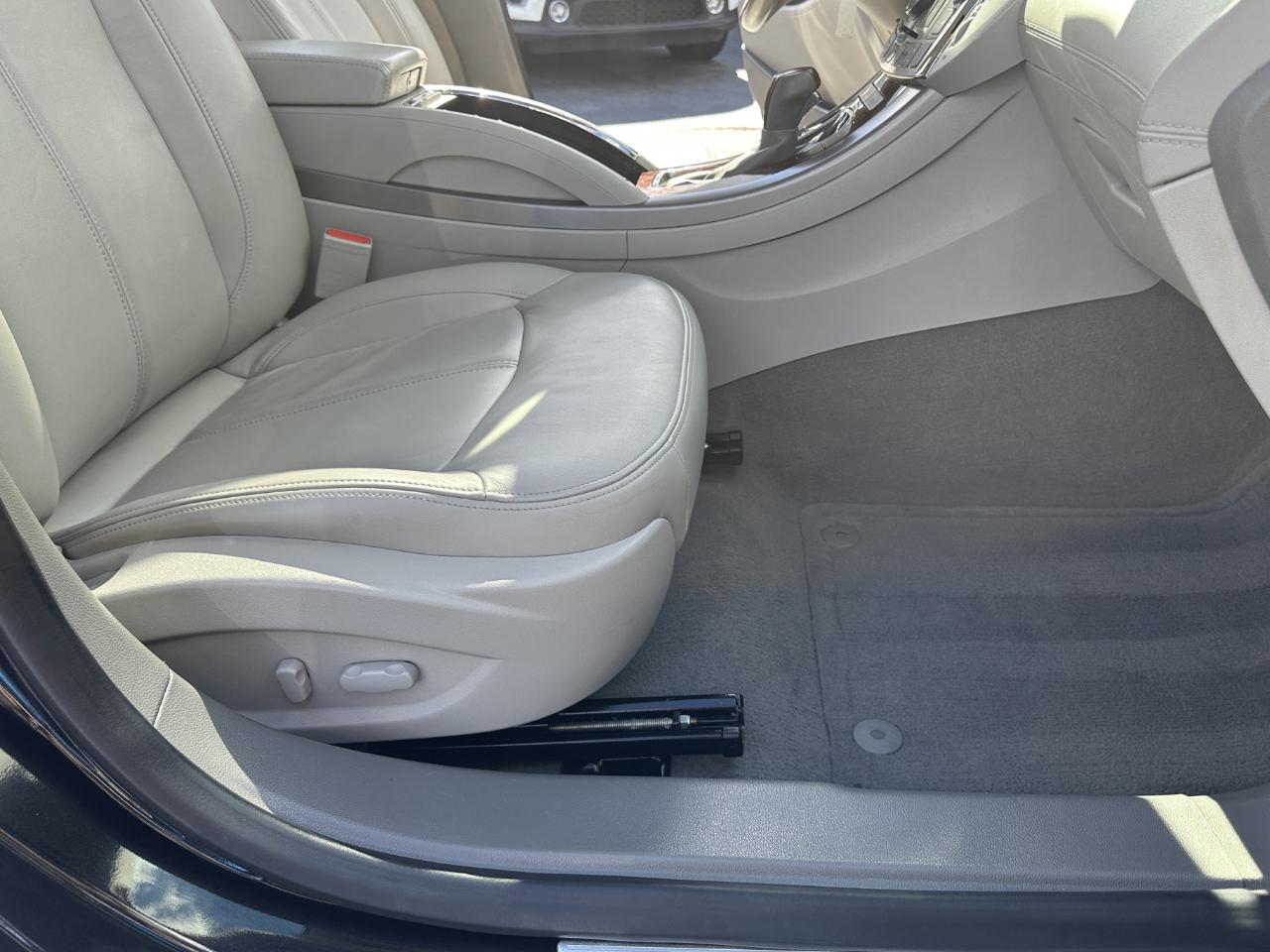 Buick LaCrosse 4D Sedan 2012