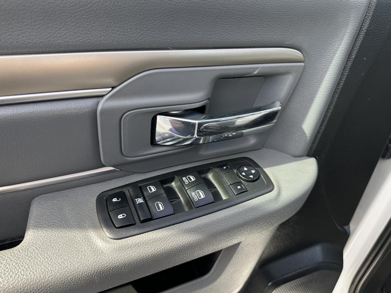 RAM 1500 SLT Crew Cab 4WD 2018