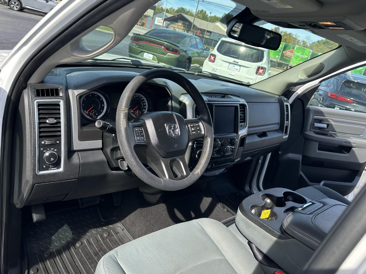 RAM 1500 SLT Crew Cab 4WD 2018