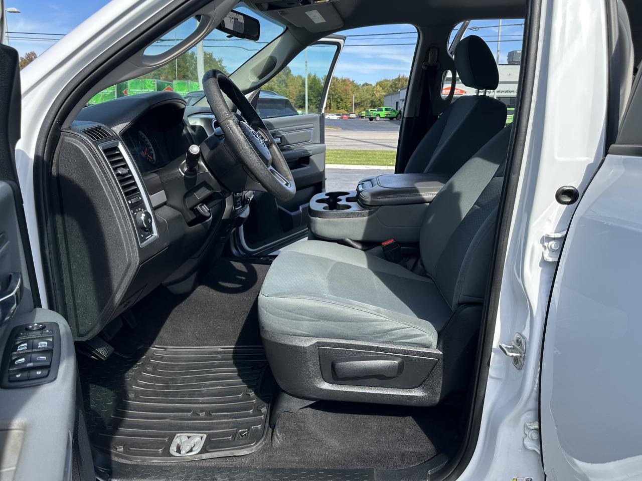 RAM 1500 SLT Crew Cab 4WD 2018