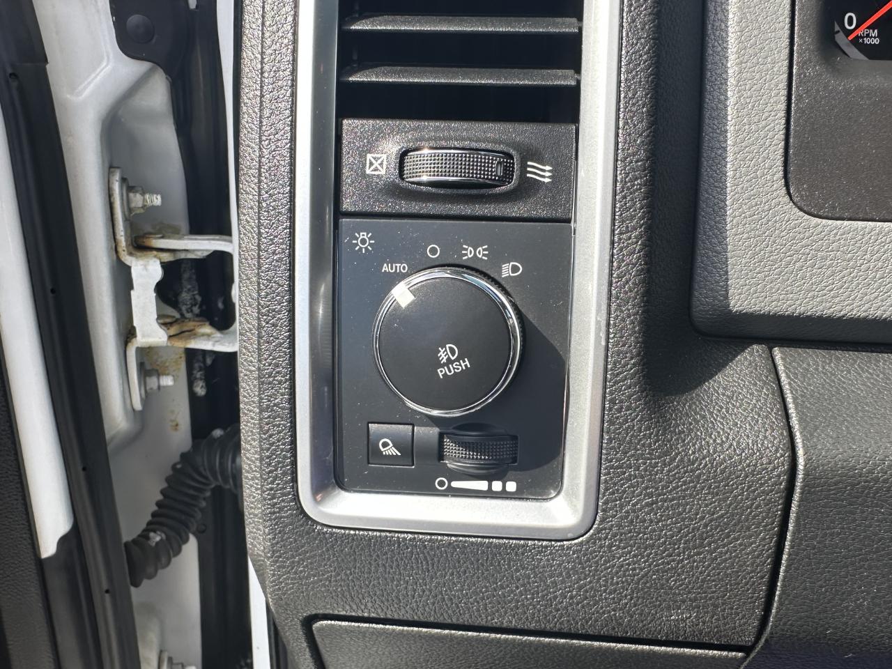 RAM 1500 SLT Crew Cab 4WD 2018