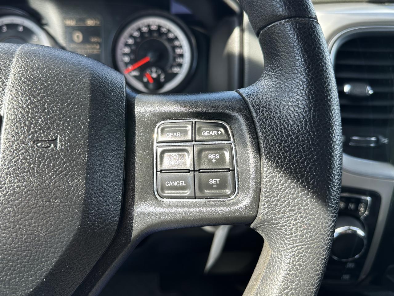 RAM 1500 SLT Crew Cab 4WD 2018