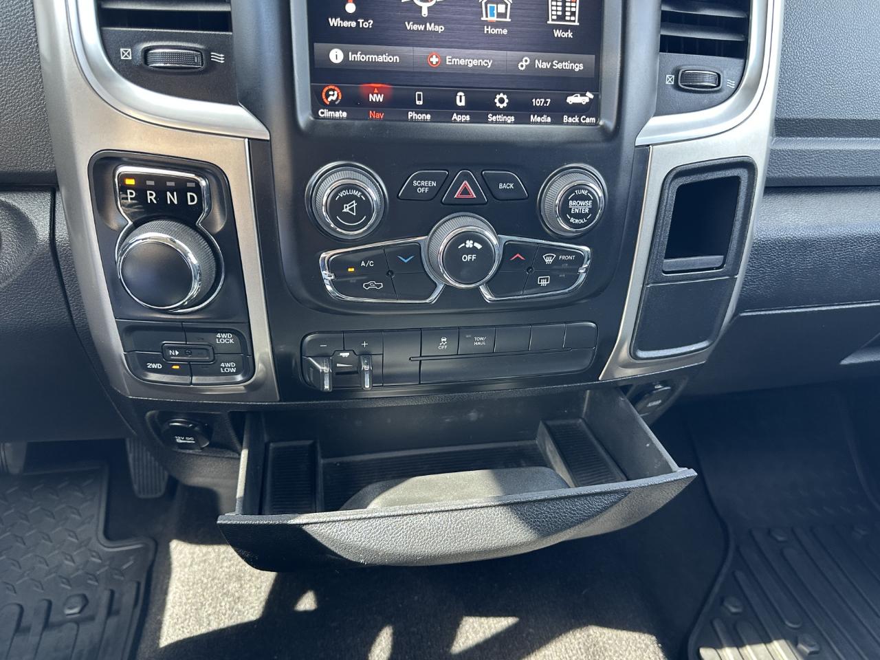 RAM 1500 SLT Crew Cab 4WD 2018