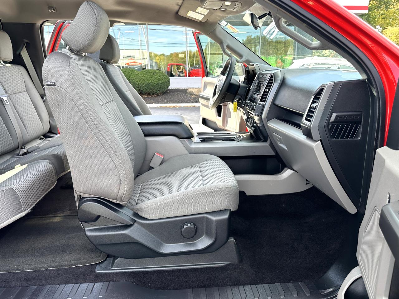 Ford F-150 4WD SuperCab 145" XLT 2016