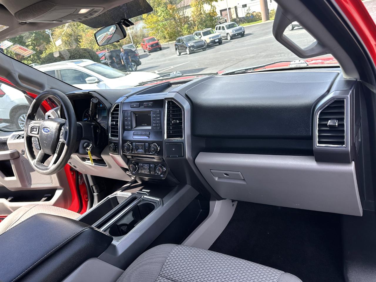 Ford F-150 4WD SuperCab 145" XLT 2016