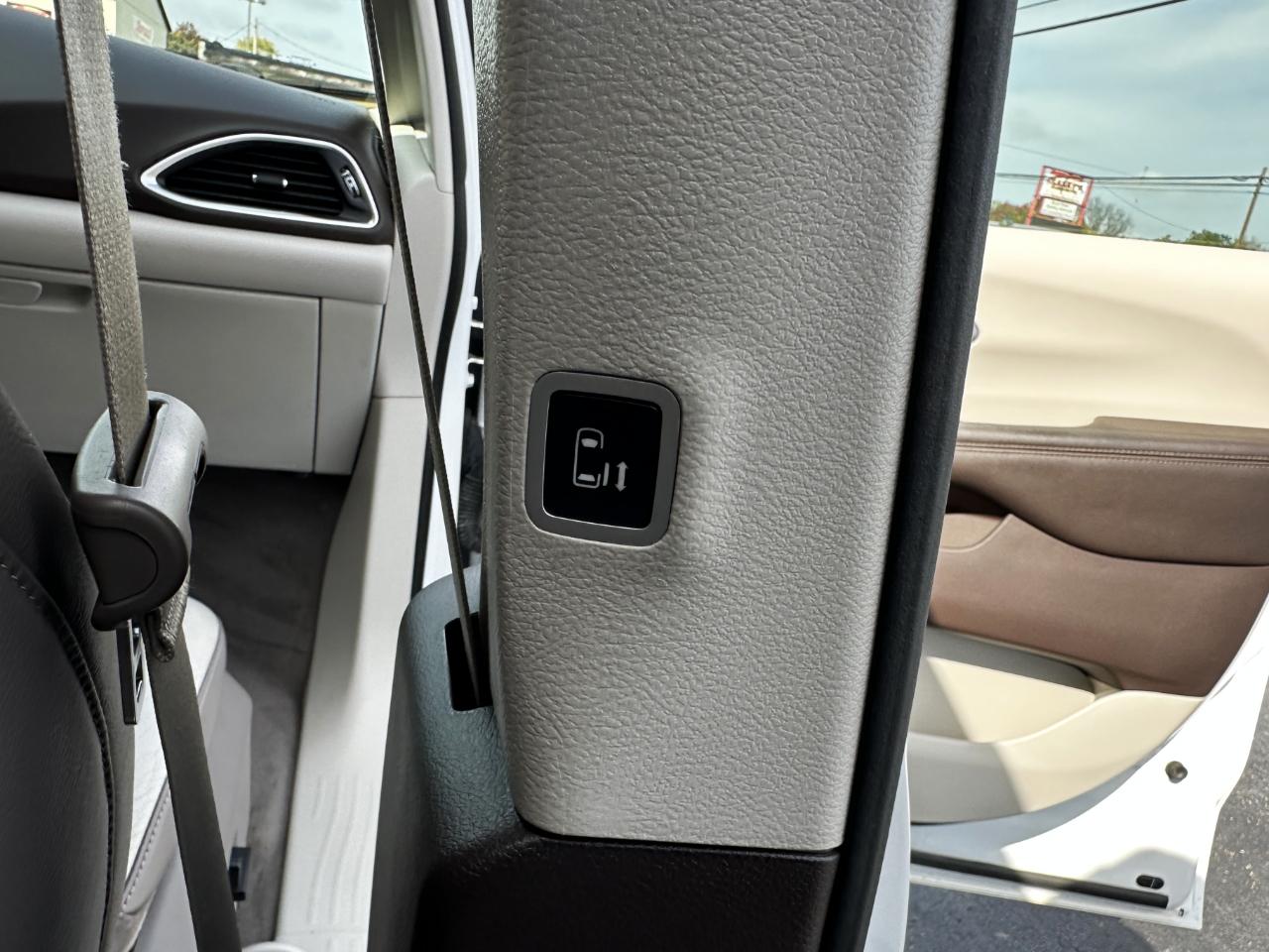 Chrysler Pacifica Touring L Plus 2019