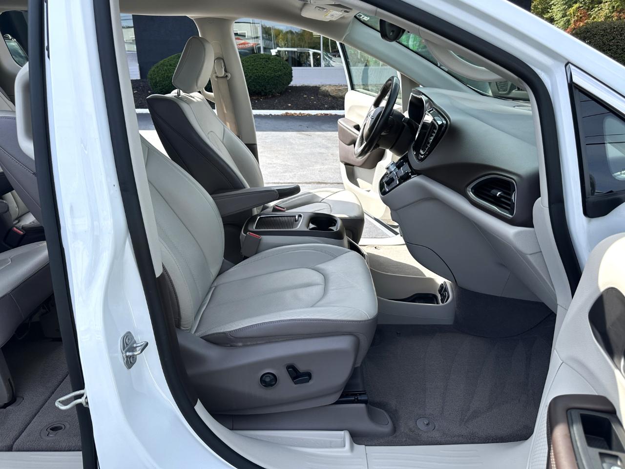 Chrysler Pacifica Touring L Plus 2019