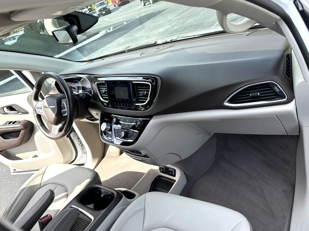Chrysler Pacifica Touring L Plus 2019