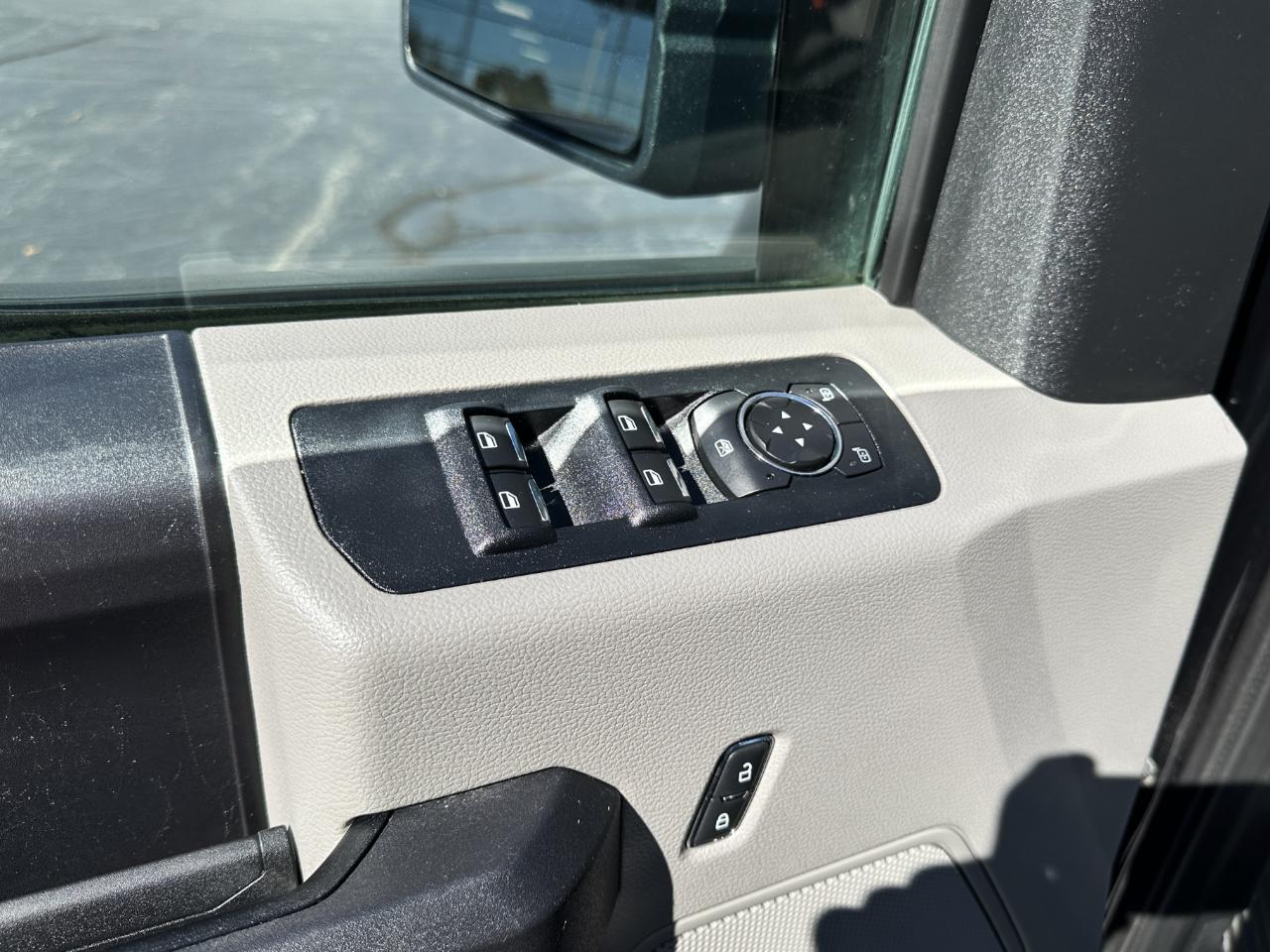 Ford F-150 4WD SuperCrew 145" STX 2020