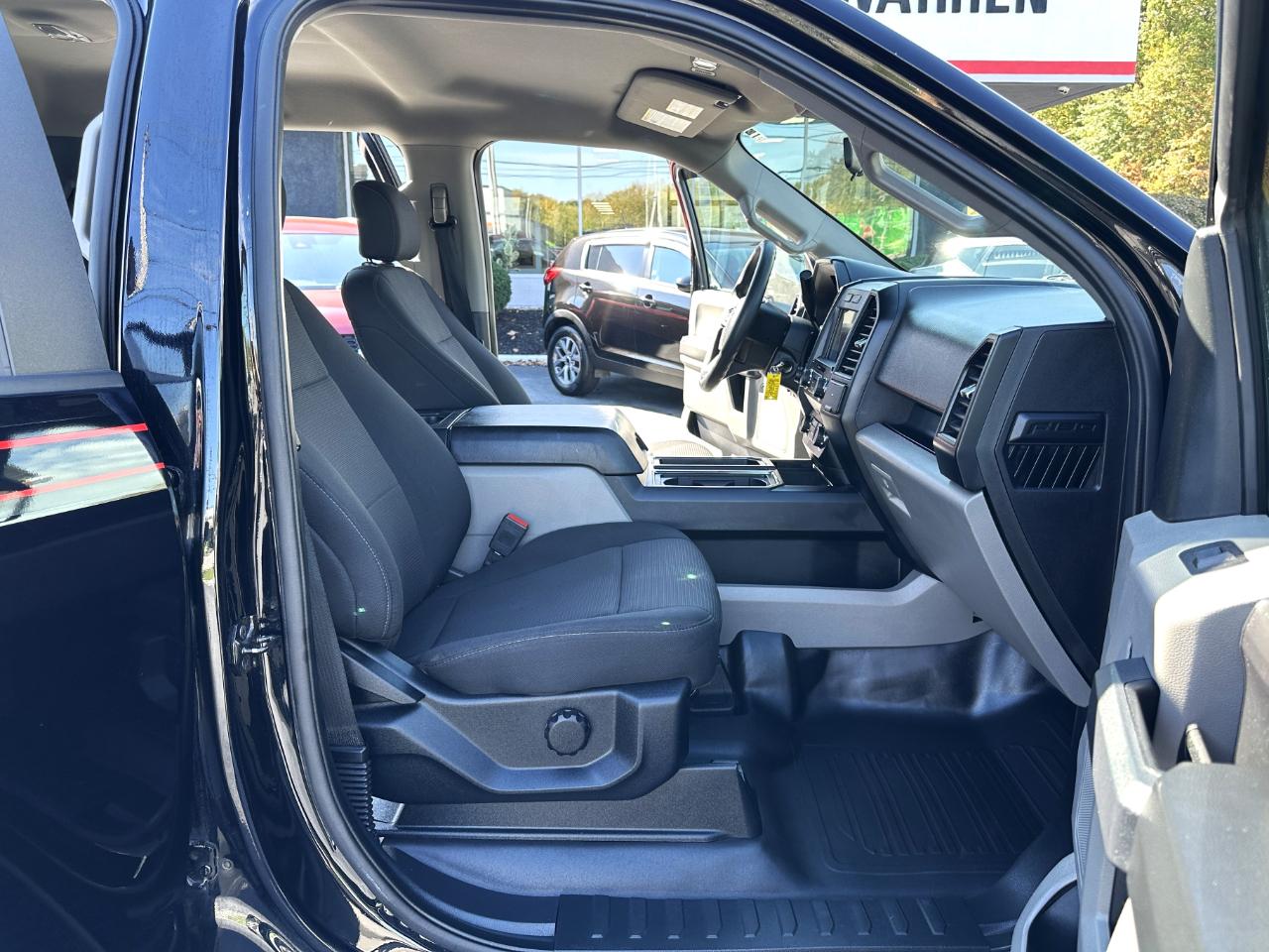 Ford F-150 4WD SuperCrew 145" STX 2020