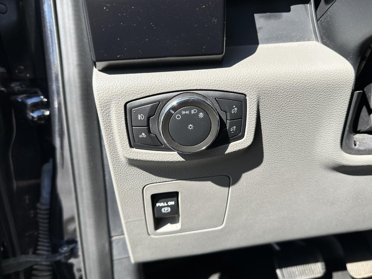Ford F-150 4WD SuperCrew 145" STX 2020