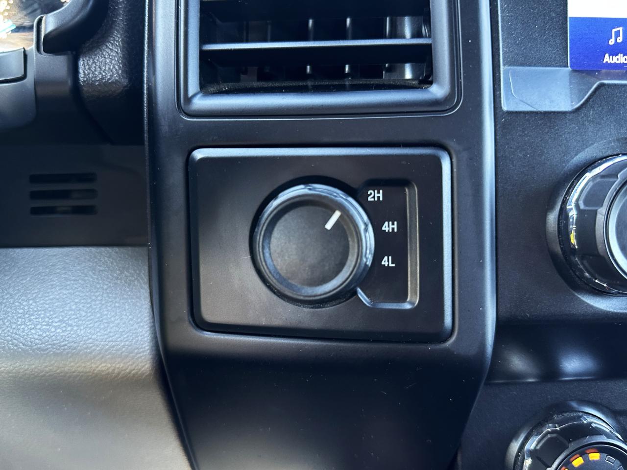 Ford F-150 4WD SuperCrew 145" STX 2020
