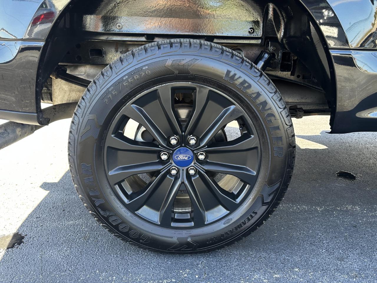 Ford F-150 4WD SuperCrew 145" STX 2020