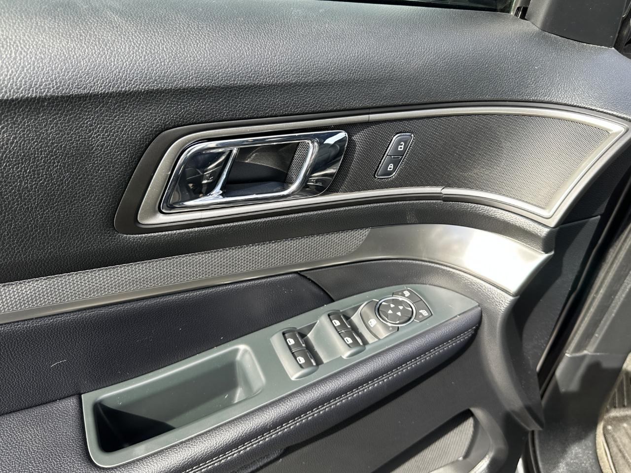 Ford Explorer XLT 4WD 2018