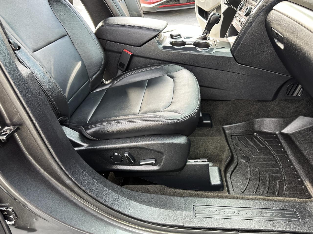 Ford Explorer XLT 4WD 2018