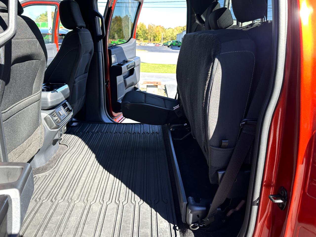 Ford F-150 4WD SuperCrew 145" XLT 2023