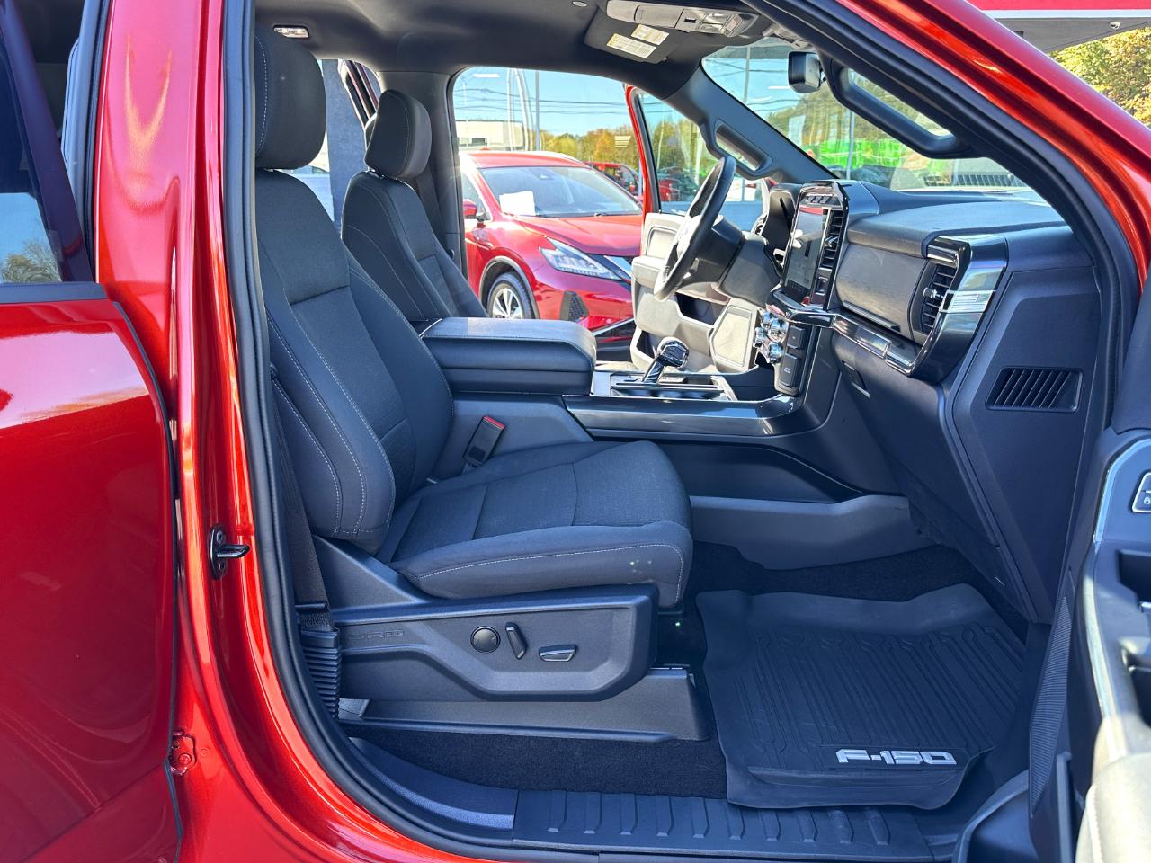 Ford F-150 4WD SuperCrew 145" XLT 2023