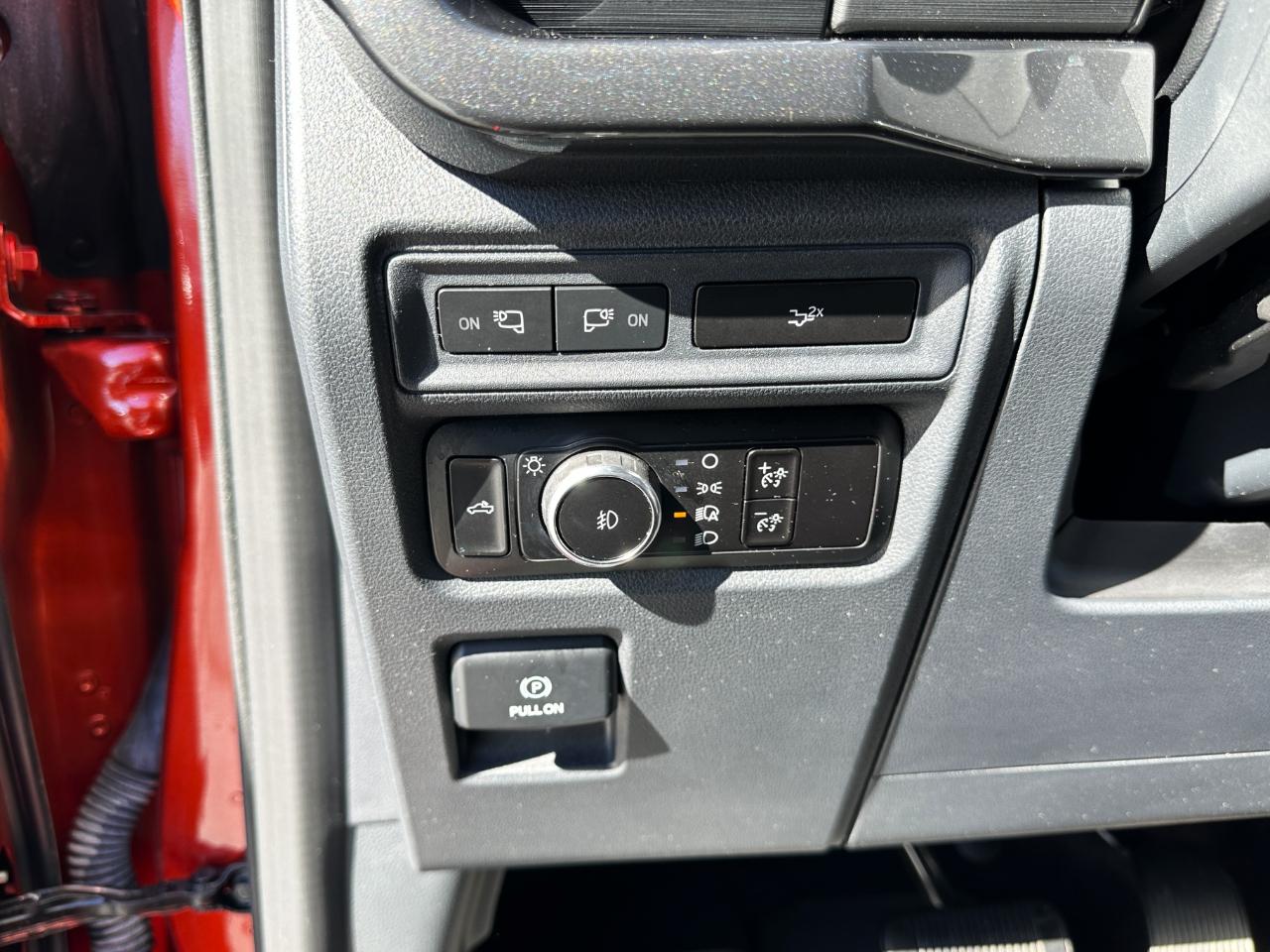 Ford F-150 4WD SuperCrew 145" XLT 2023