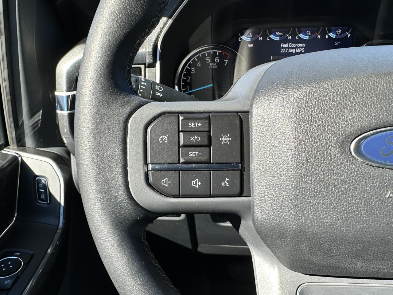 Ford F-150 4WD SuperCrew 145" XLT 2023