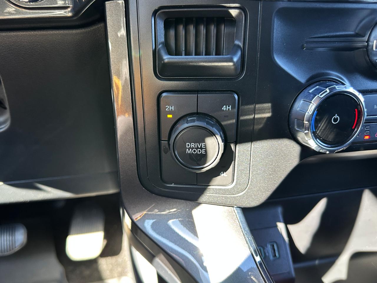 Ford F-150 4WD SuperCrew 145" XLT 2023