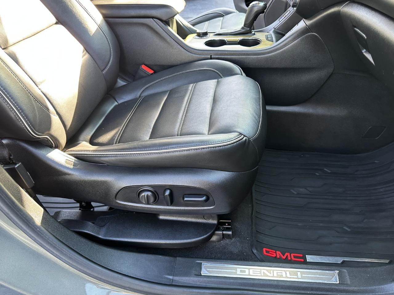 GMC Acadia AWD 4dr Denali 2018