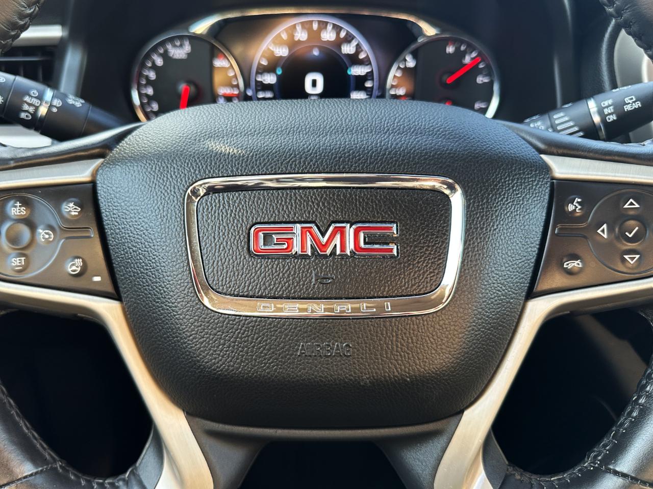 GMC Acadia AWD 4dr Denali 2018
