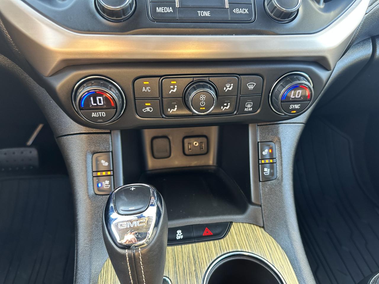 GMC Acadia AWD 4dr Denali 2018