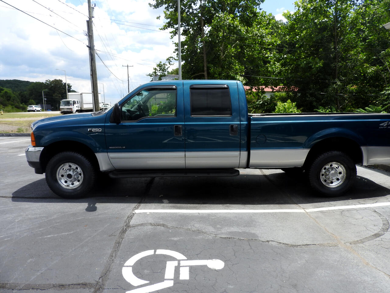2001 Ford Super Duty F-250 Lariat Crew Cab Long Bed 4WD