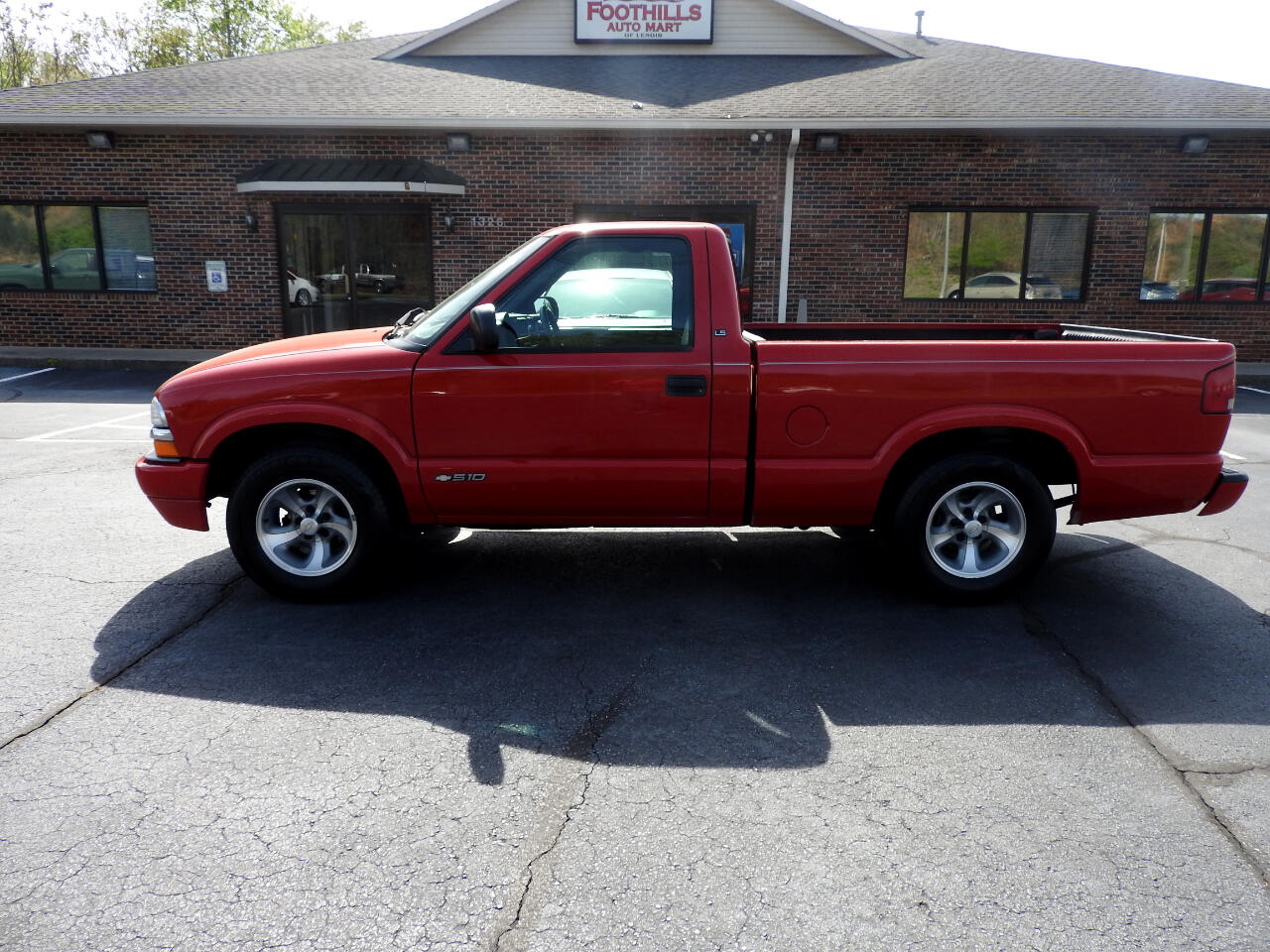 2000 Chevrolet S-10 Short Bed 2WD