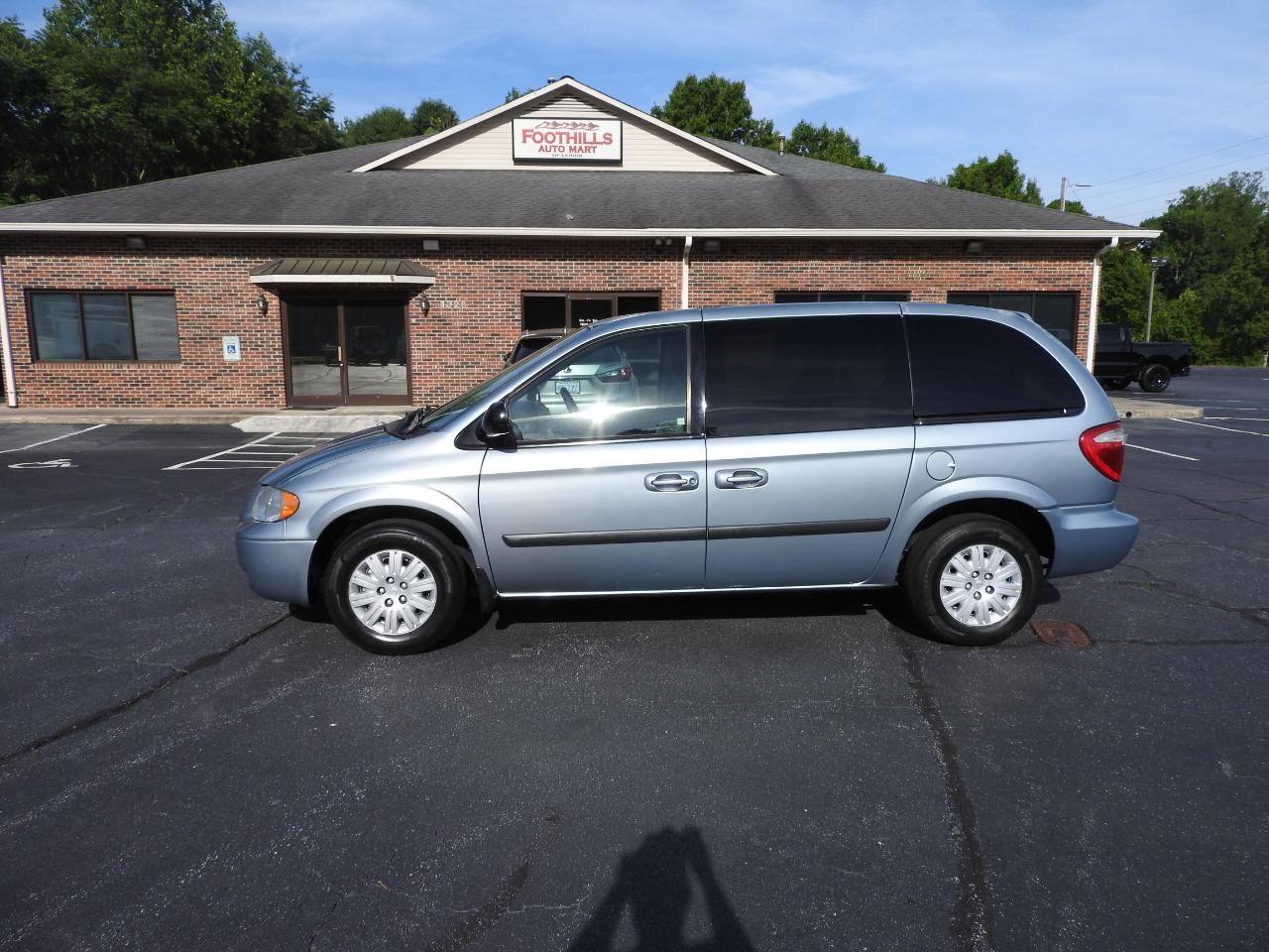 2005 Chrysler Town & Country LX