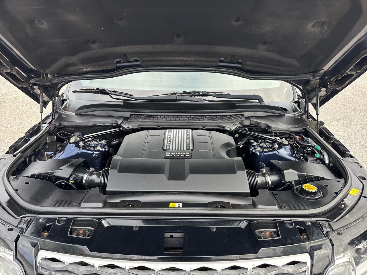 Land Rover Range Rover Sport 3.0L V6 Supercharged SE 2014