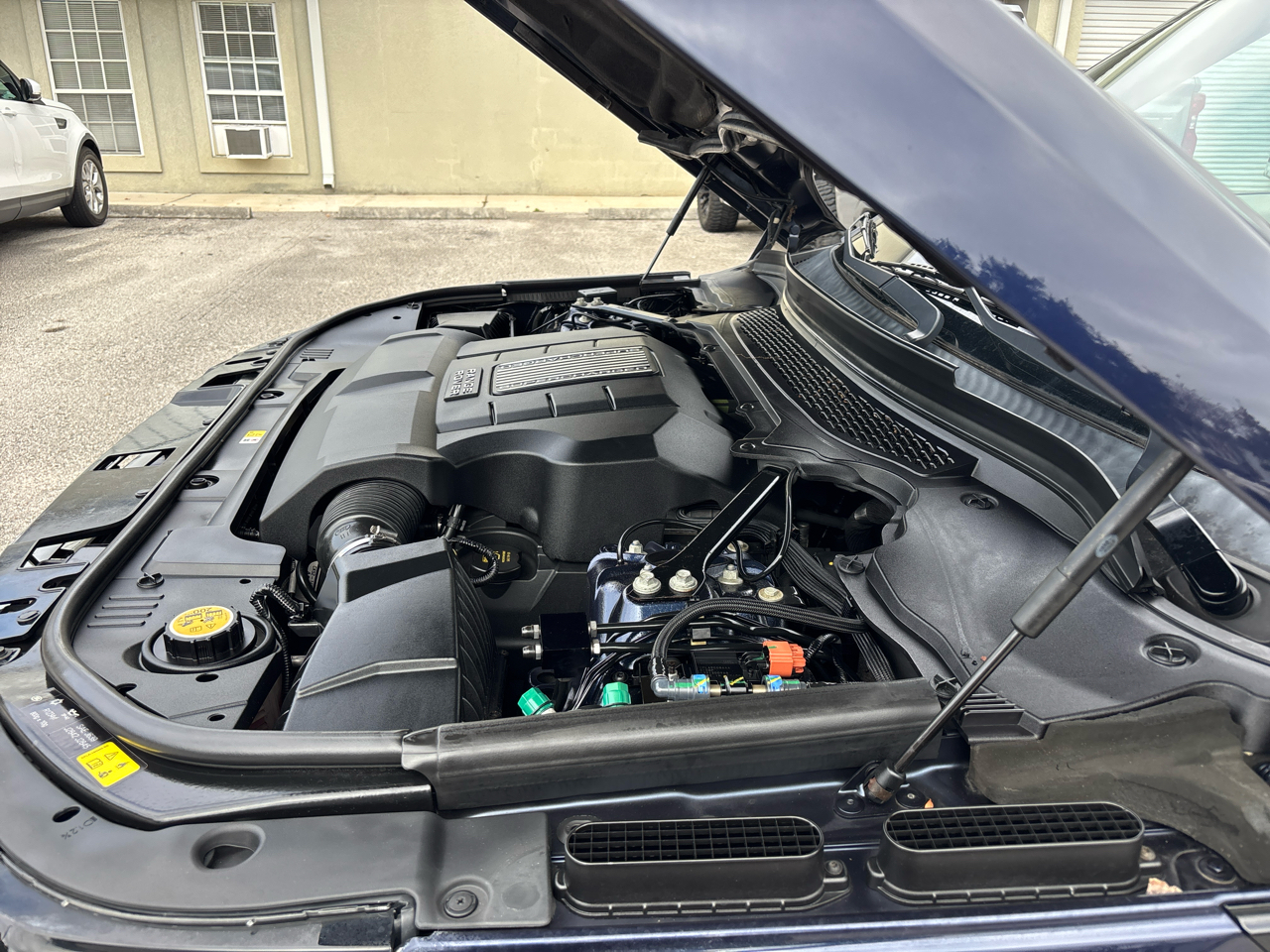 Land Rover Range Rover Sport 3.0L V6 Supercharged SE 2014