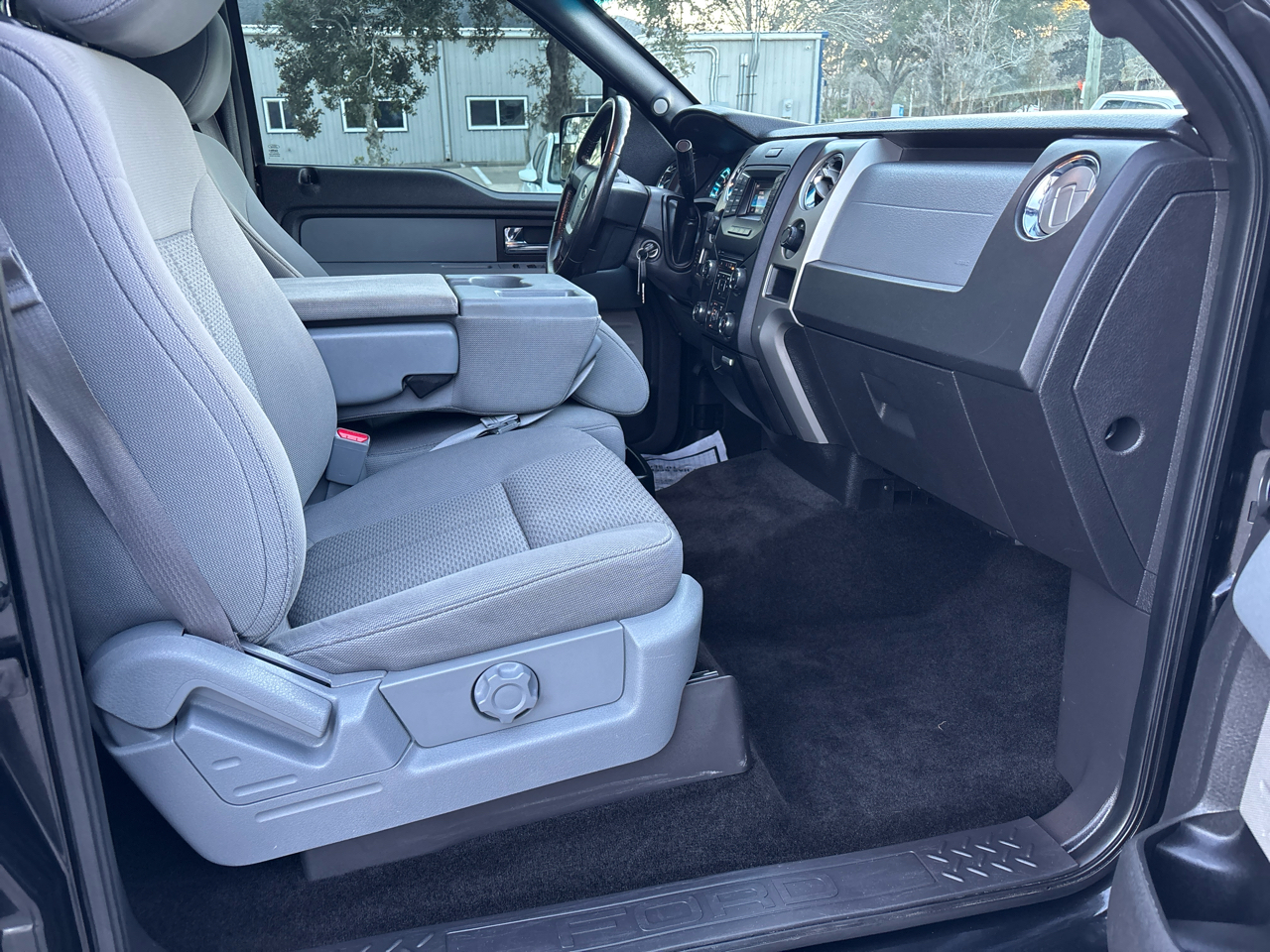 Ford F-150 4WD SuperCab 145" XLT 2014