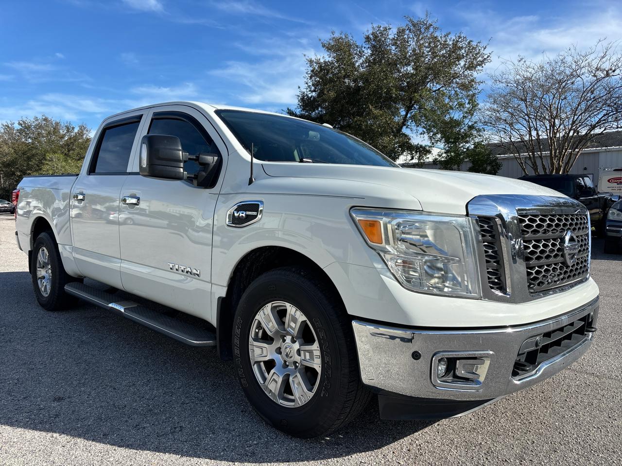 Nissan Titan SV Crew Cab 2WD 2017