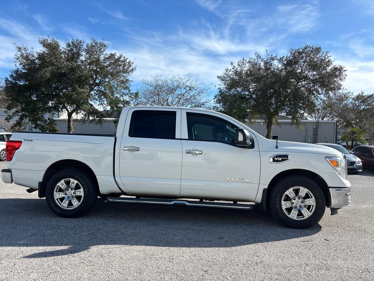 Nissan Titan SV Crew Cab 2WD 2017