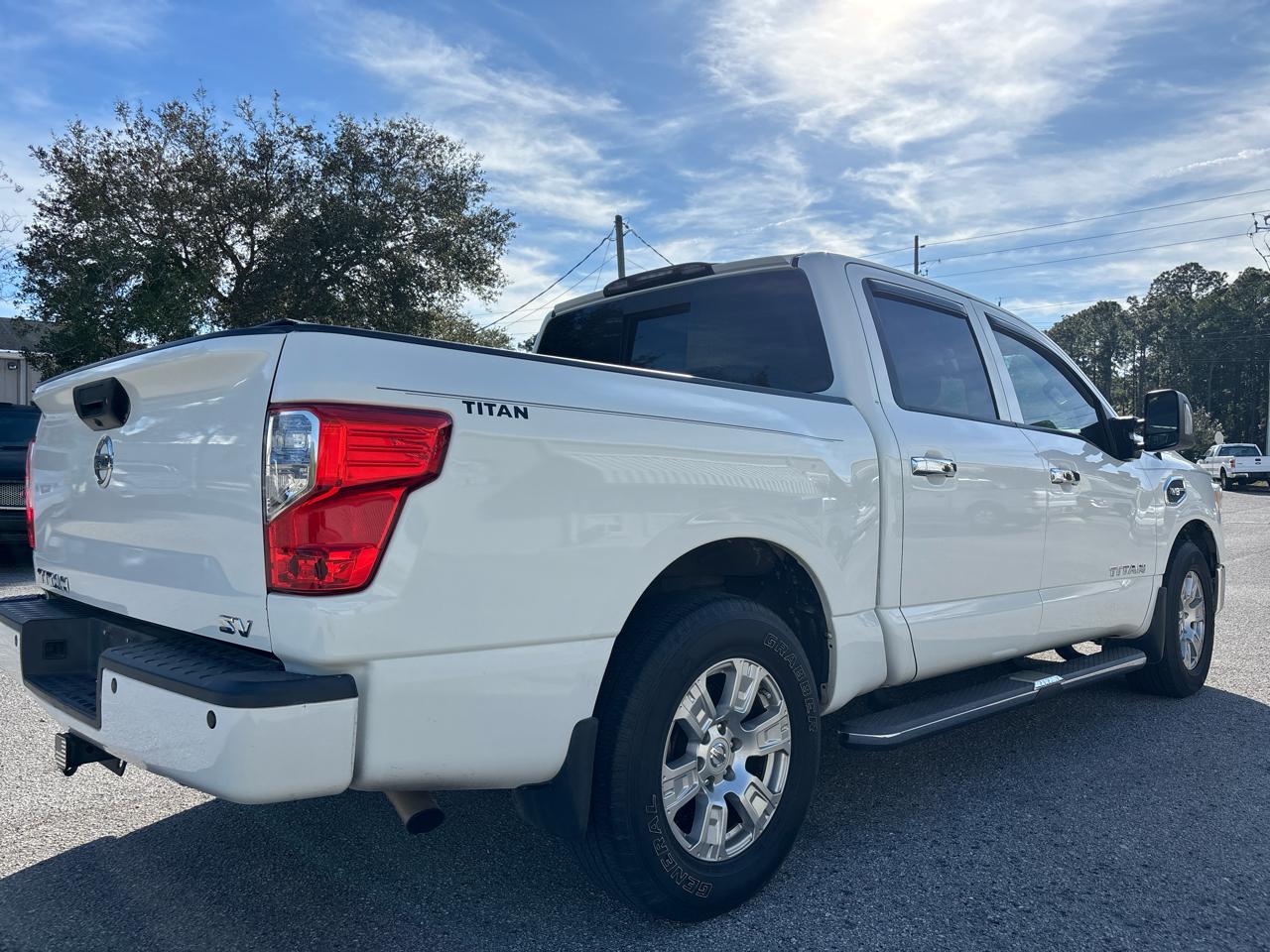 Nissan Titan SV Crew Cab 2WD 2017