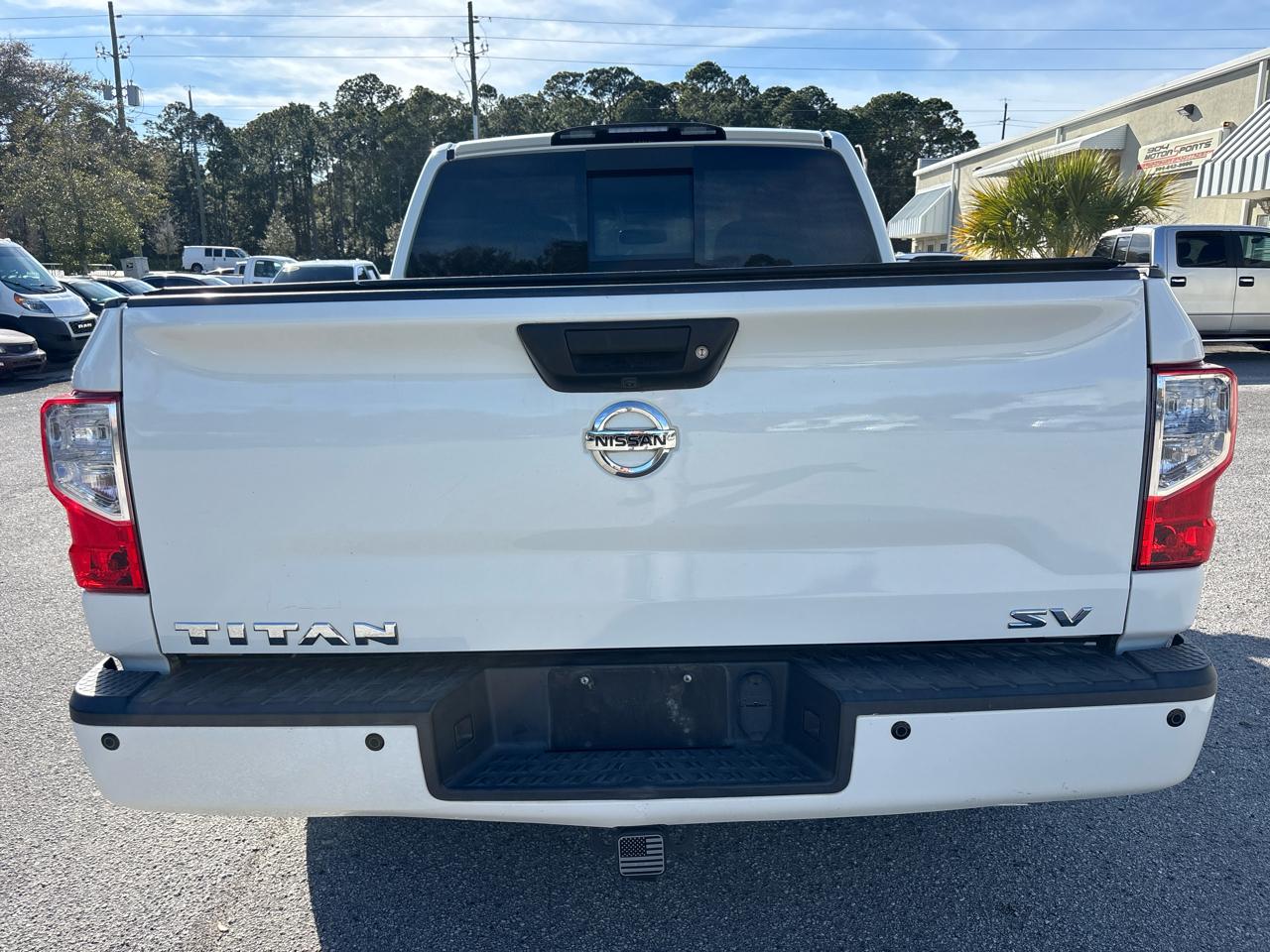 Nissan Titan SV Crew Cab 2WD 2017