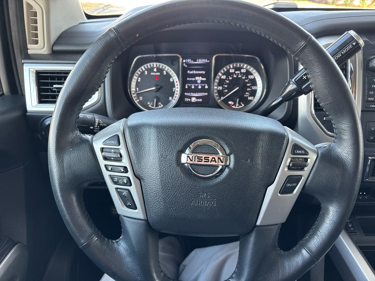 Nissan Titan SV Crew Cab 2WD 2017