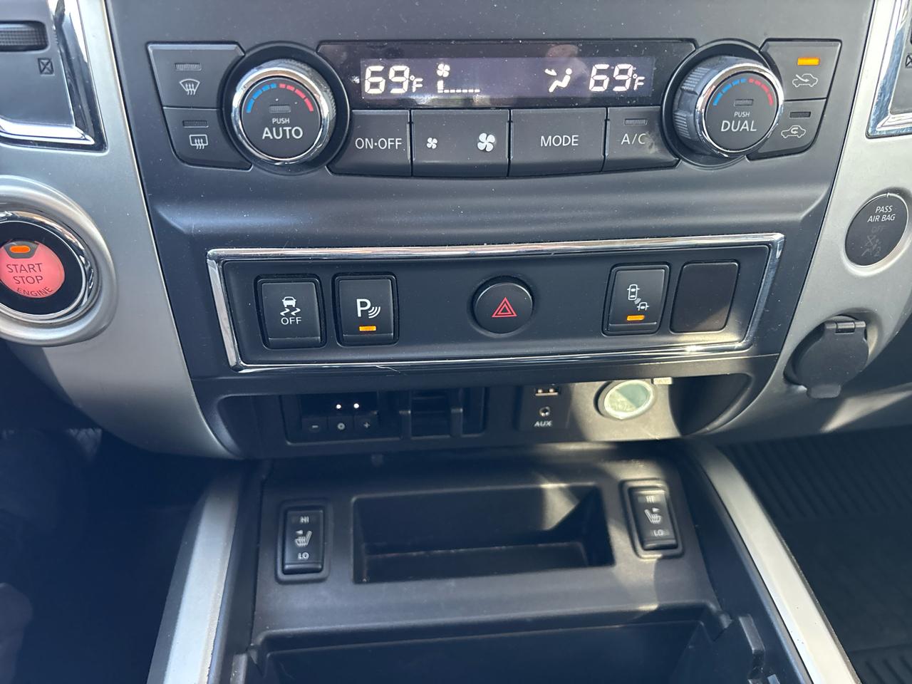 Nissan Titan SV Crew Cab 2WD 2017