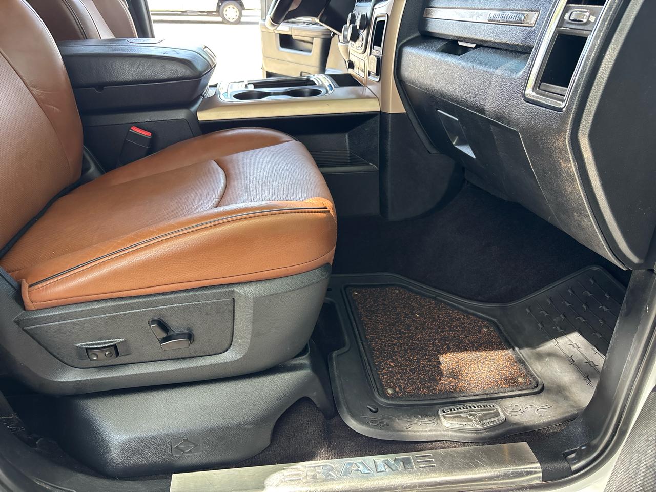 RAM 1500 Longhorn Crew Cab SWB 4WD 2016