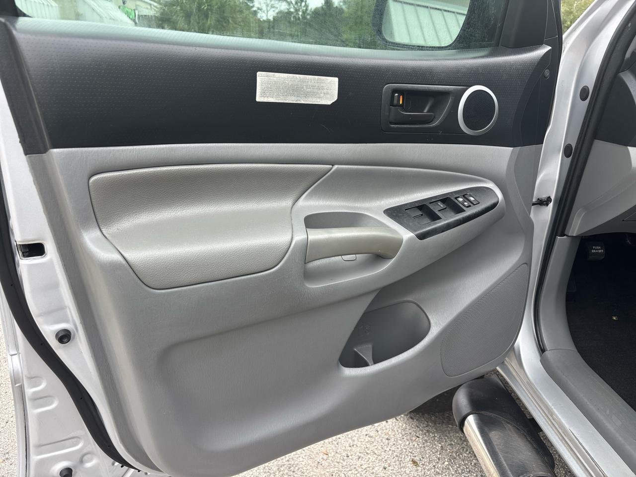 Toyota Tacoma PreRunner Double Cab V6 Auto 2WD 2012